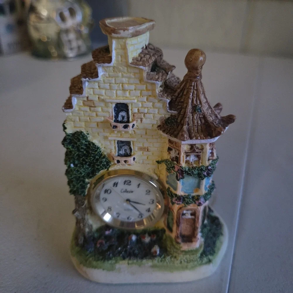 Miniature SALTON Small English Floral Cottage Tower Quartz Clock